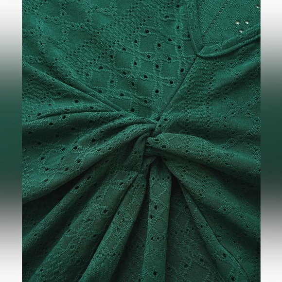 BloomChic Plus Size XL Plain Textured Twist Back T-shirt us14-16 - Picture 3 of 8